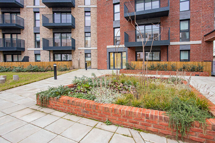 3 Bedroom Apartment For Sale In Abbey Wharf, Abbey Road, Barking, Barking And Dagenham, IG11