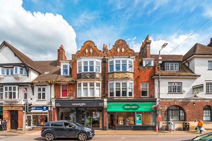 1 Bedroom Flat For Sale In Packhorse Road, Gerrards Cross, SL9
