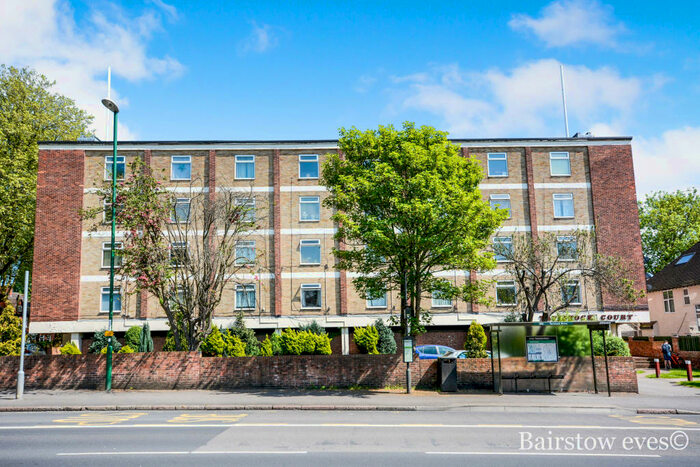 Flat To Rent In Tavistock Court, Nottingham, NG5