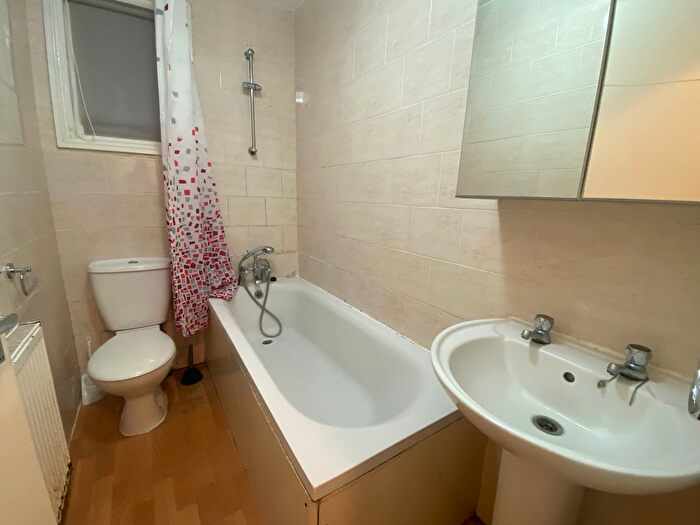 2 Bedroom Flat To Rent In Arodene Road, Brixton, London, SW2