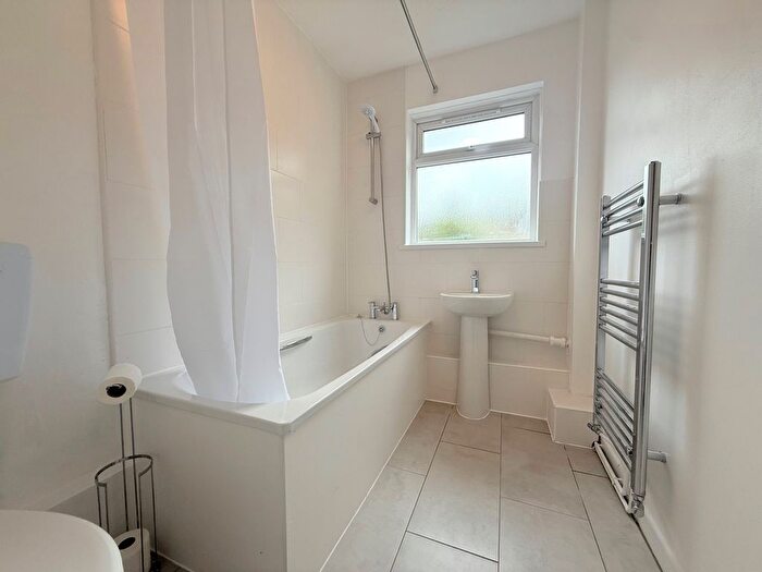 1 Bedroom Maisonette To Rent In Yew Grove, Welwyn Garden City, AL7