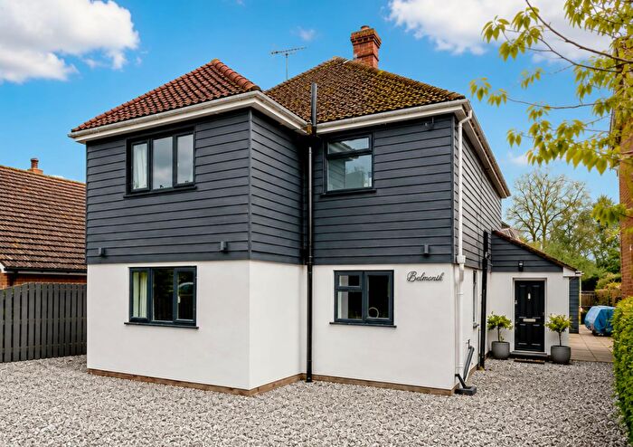 4 Bedroom Detached House For Sale In St. Marys Road, West Hythe, CT21