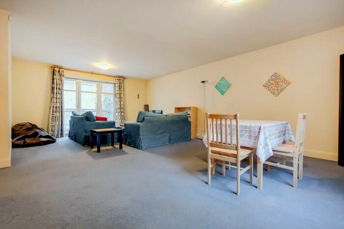2 Bedroom Flat To Rent In Goswell Road, Clerkenwell, London, EC1V