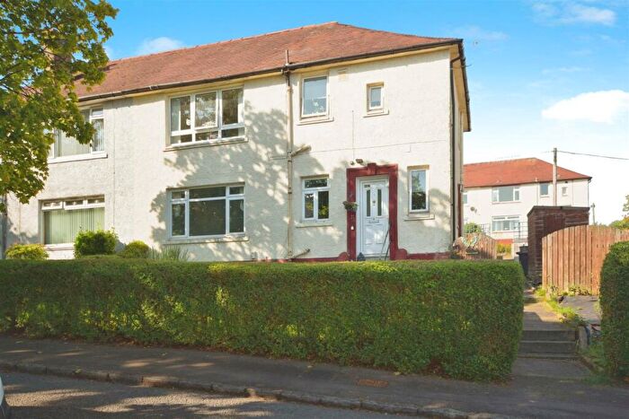 2 Bedroom Flat To Rent In Maple Drive, Parkhall, G81
