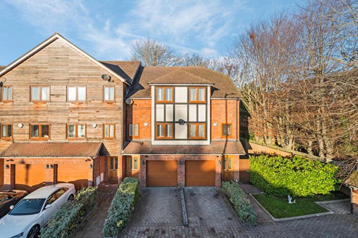 5 Bedroom Town House For Sale In Watford Road, Croxley Green, Rickmansworth, WD3