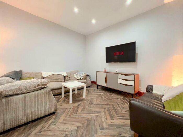 6 Bedroom House To Rent In Crookesmoor Road, Sheffield, S10