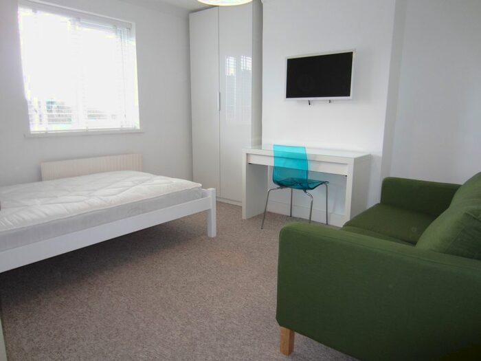 2 Bedroom Flat To Rent In Milner Road, Brighton, BN2