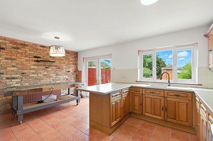 4 Bedroom Terraced House To Rent In Cherry Tree Lane, Rainham, RM13