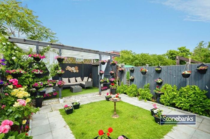 2 Bedroom Flat To Rent In Grahame Park Way, London, NW9