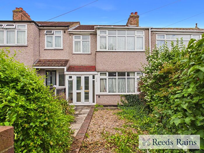 3 Bedroom Terraced House For Sale In Havering Road, Romford, RM1