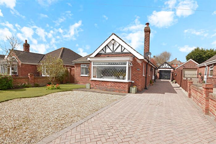 2 Bedroom Detached Bungalow For Sale In Taylors Avenue, Cleethorpes, DN35