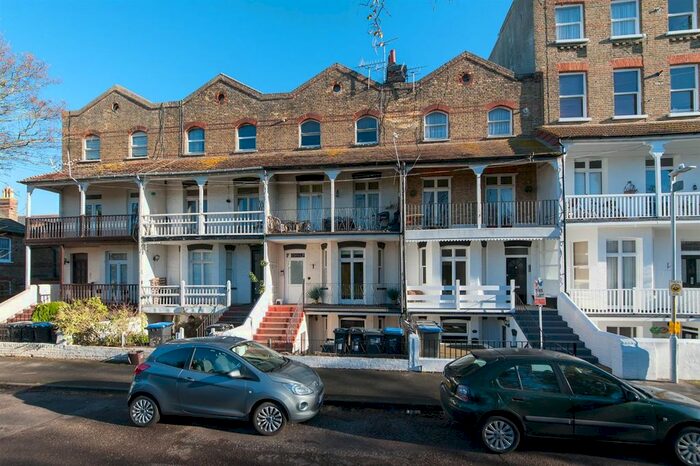 1 Bedroom Flat To Rent In Adrian Square, Westgate-On-Sea, CT8