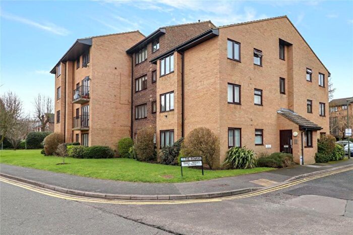 2 Bedroom Apartment To Rent In Woking, GU22