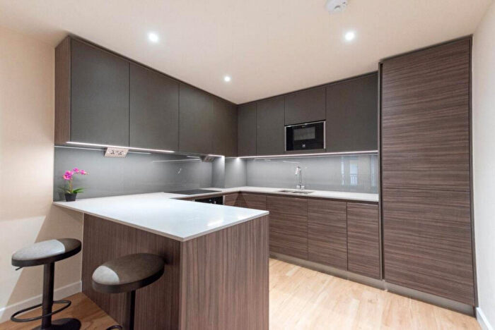 2 Bedroom Flat To Rent In Beaufort Square, London, NW9