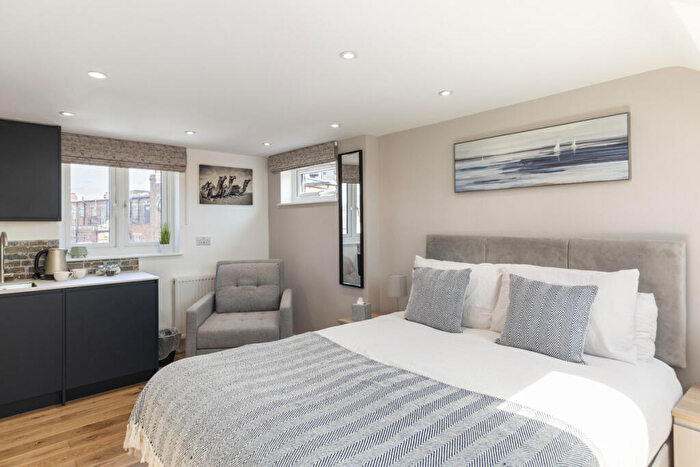 Studio To Rent In Garden City, Edgware, HA8