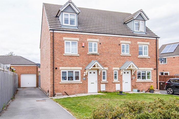 4 Bedroom Property For Sale In Rock House Way, Ossett, WF5