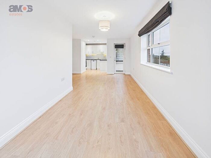 2 Bedroom Flat For Sale In City Approach, The Approach, Rayleigh, Essex, SS6