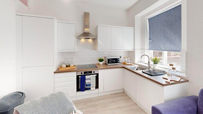 3 Bedroom Flat To Rent In /, Park Street, BS1