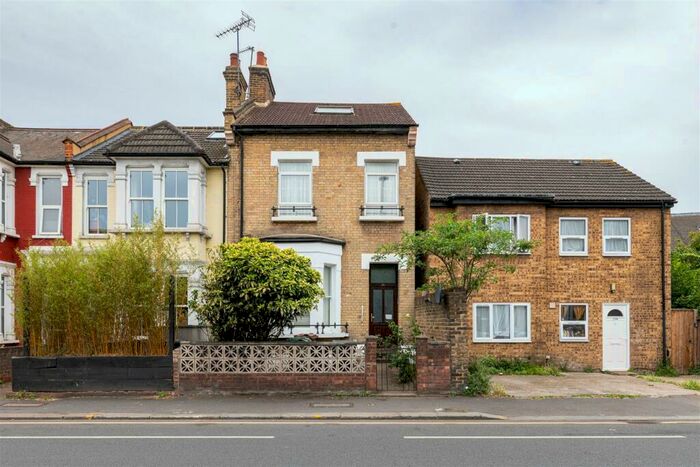 1 Bedroom Apartment To Rent In Grange Park Road, Leyton, E10