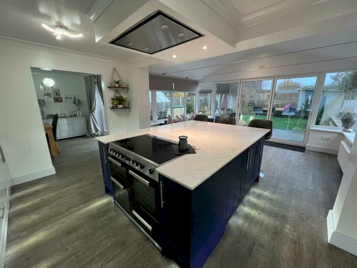 4 Bedroom Detached House For Sale In Bytham Heights, Castle Bytham, Grantham, NG33