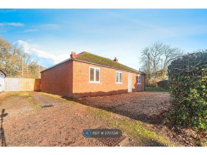 3 Bedroom Bungalow To Rent In Creek Bungalow, Thatcham, RG18