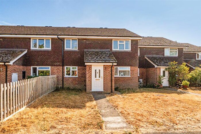 2 Bedroom Flat For Sale In Emmer Green Court, Caversham, Reading, RG4