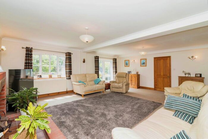 5 Bedroom Detached House For Sale In Lee Gardens, Beccles, Suffolk, NR34
