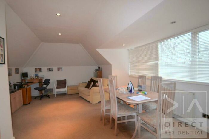 2 Bedroom Apartment To Rent In Downs Avenue, Epsom, KT18