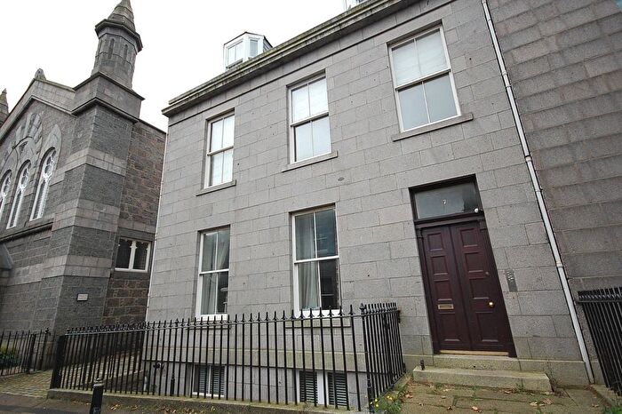 2 Bedroom Flat To Rent In Crown Terrace, City Centre, Aberdeen, AB11