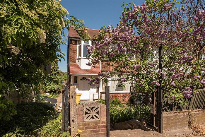 Studio To Rent In Western Avenue, Acton, W3