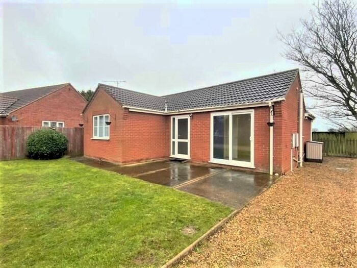 3 Bedroom Detached Bungalow To Rent In Baileys Close, Holbeach, Spalding, PE12