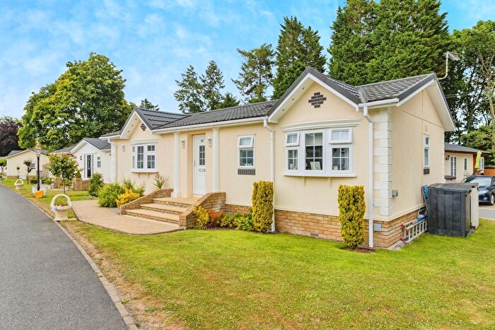 2 Bedroom Mobile/park Home For Sale In Forest Road, Stover, Newton Abbot, TQ12