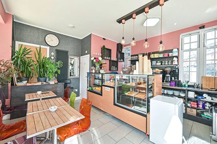 3 Bedroom Property For Sale In Bulwer Road, Barnet, EN5