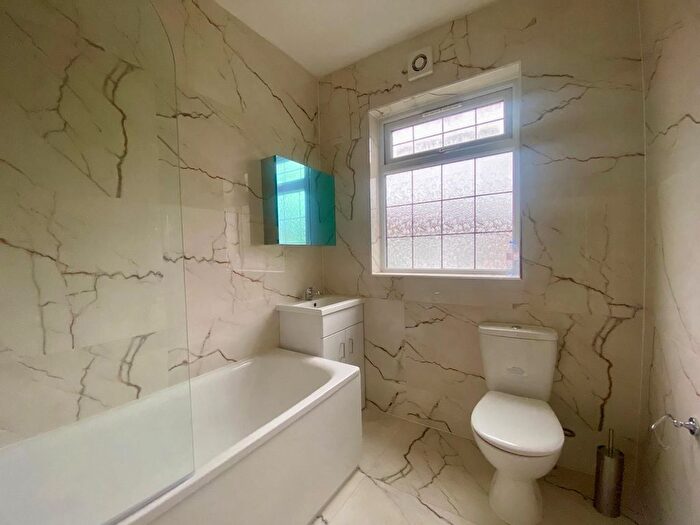 5 Bedroom Terraced House To Rent In Woodmansterne Road, London, SW16