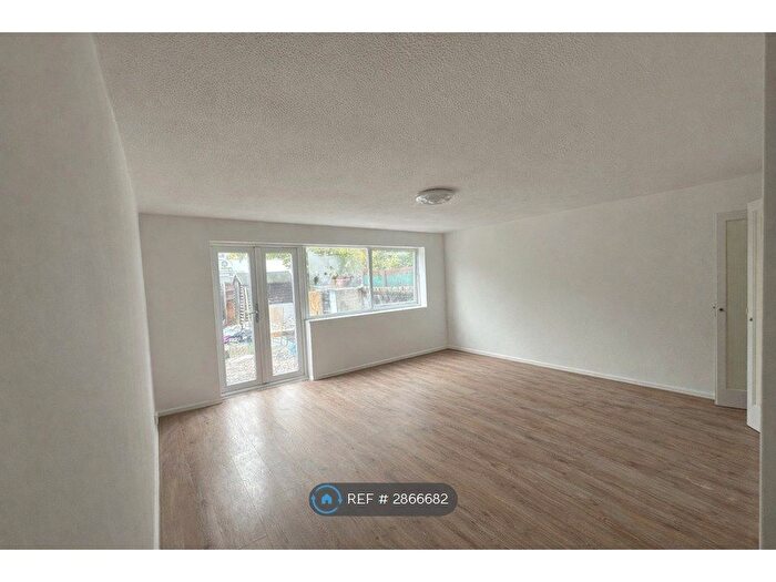 3 Bedroom Terraced House To Rent In Wheatlands, Hounslow, TW5