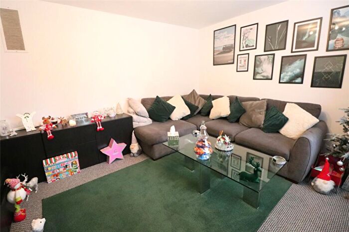3 Bedroom Terraced House For Sale In Arnull Crescent, Daventry, Northamptonshire, NN11