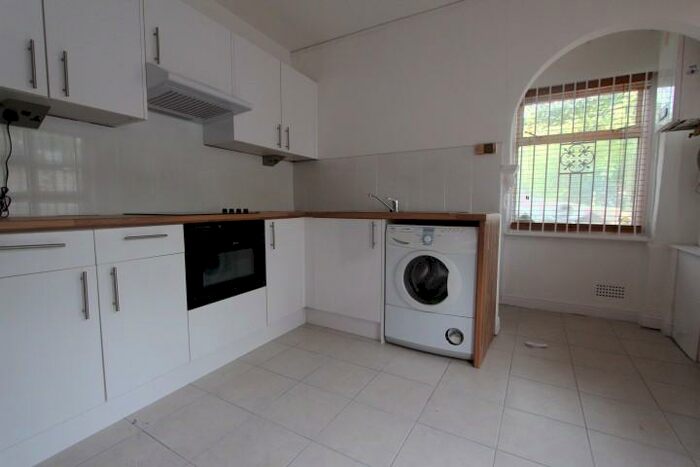 1 Bedroom Flat To Rent In Avenue Road, Tottenham, London, N15
