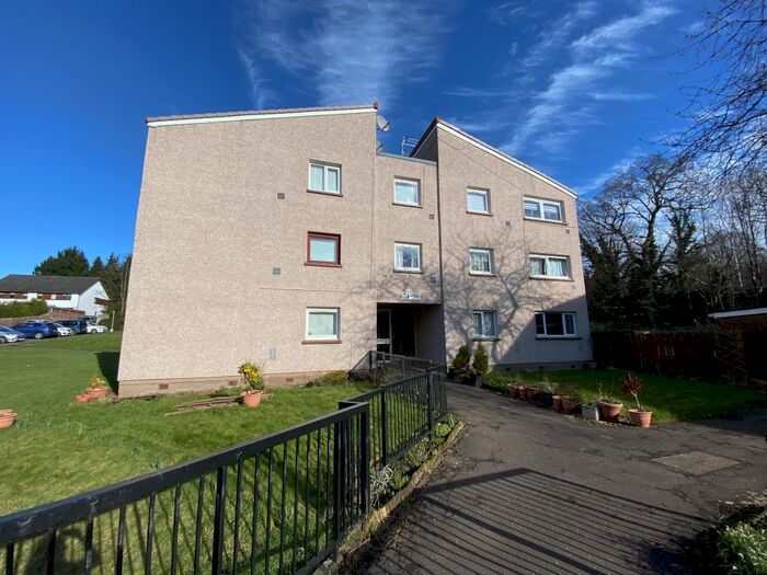 2 Bedroom Apartment To Rent In Landemer Drive, Rutherglen, G73
