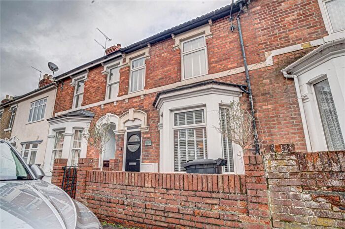3 Bedroom Terraced House For Sale In Kent Road, Old Town, Swindon, Wiltshire, SN1