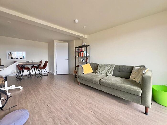 2 Bedroom Flat To Rent In Clifton Village, Regent Street, BS8