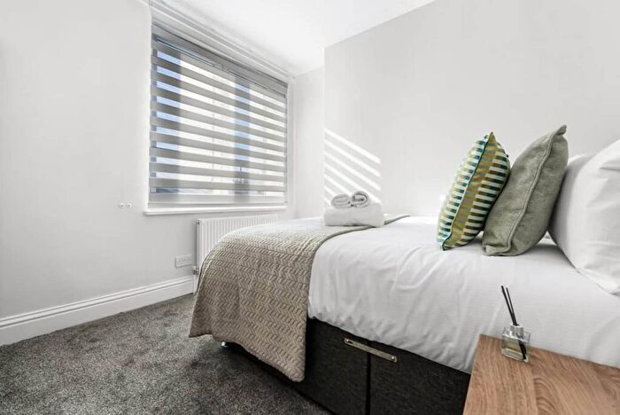 1 Bedroom Flat To Rent In Old Kent Road, London, SE15