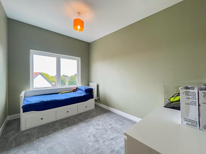 2 Bedroom Apartment For Sale In Southfields Green, Gravesend, Kent, DA11