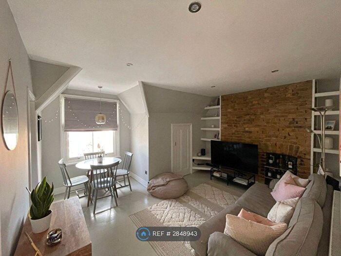 1 Bedroom Flat To Rent In Trinity Road, London, SW18