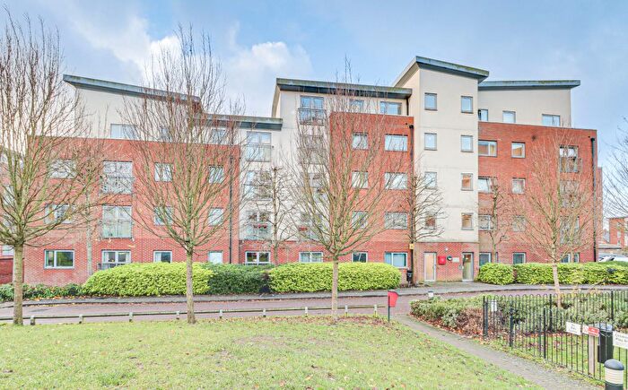 2 Bedroom Flat For Sale In Charrington Place, St. Albans, Hertfordshire, AL1