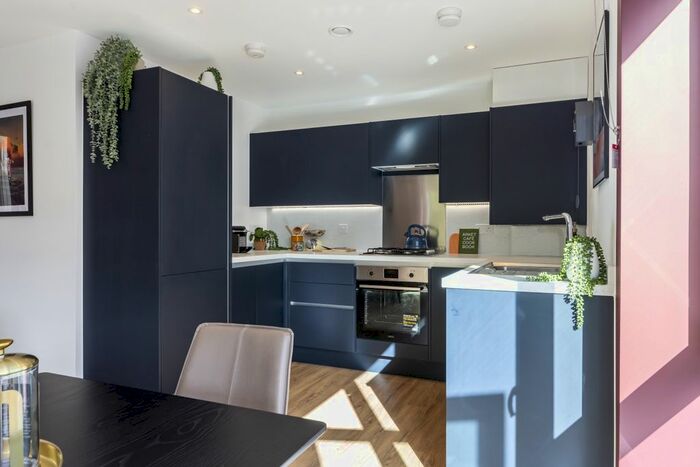 1 Bedroom Flat To Rent In Desborough Road, High Wycombe, HP11