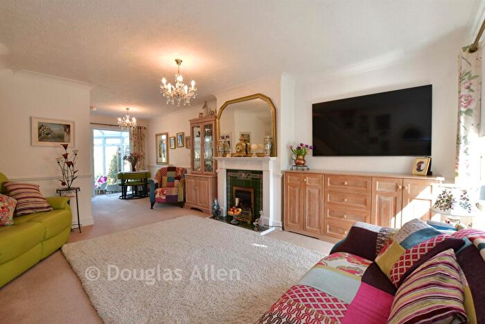 3 Bedroom End Of Terrace House For Sale In Woodford Green, Woodford Green, Essex, IG8