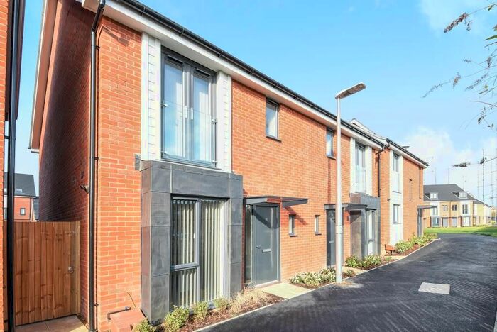 3 Bedroom Terraced House To Rent In Robert Parker Road, Reading, RG1