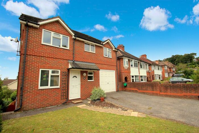 4 Bedroom Property To Rent In Somerset Road, Redhill, RH1