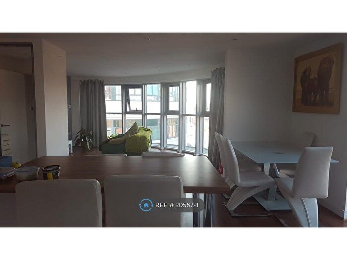 3 Bedroom Flat To Rent In Bloomsbury Court, Nottingham, NG1