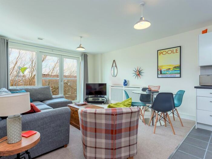 2 Bedroom Apartment To Rent In High Street, Poole, BH15